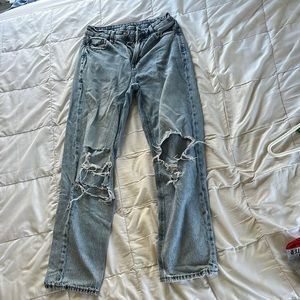 american eagle distressed jeans